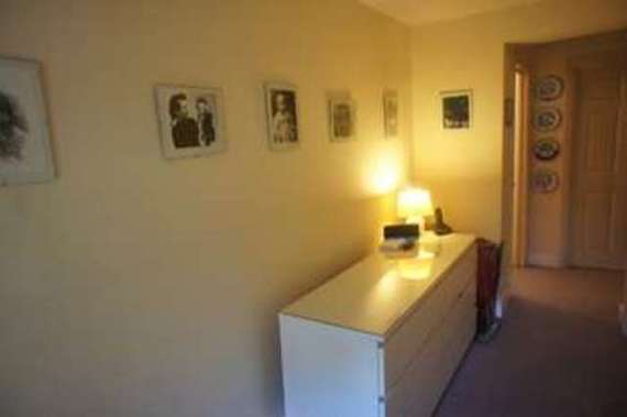 2 bedroom Flat for s...